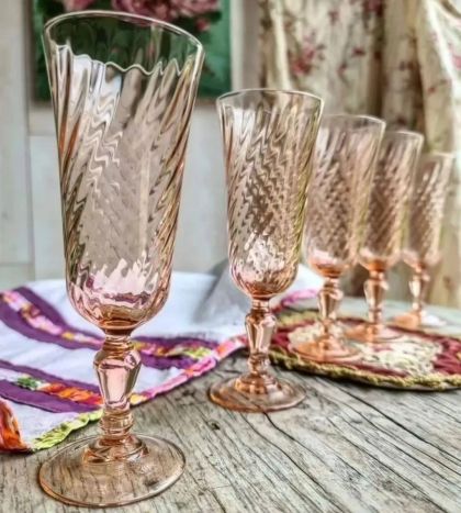 Flûtes à Champagne roses Rosaline tourbillon vintage