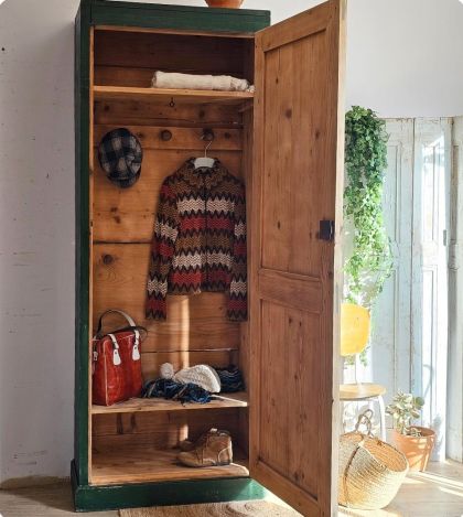 Ancienne grande armoire bonnetière vestiaire bois penderie 2 étagères jolie patine d'origine