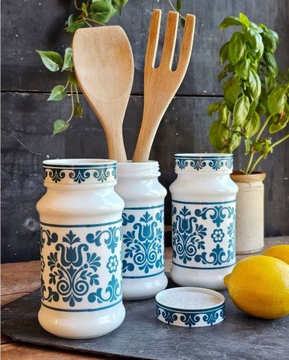 Jolis pots à épices en opaline à motifs fleuris bleu vintage