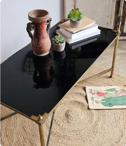 Table basse style néo classique en laiton et verre laqué noir par la Maison Jansen