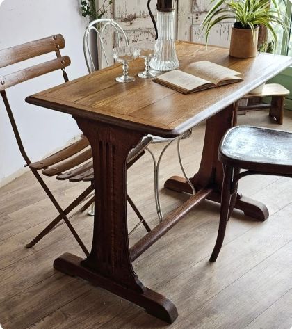 Ancienne table de bistrot en chêne art déco esprit Fischel Baumann Thonet