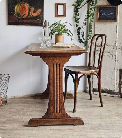 Ancienne table de bistrot en chêne art déco esprit Fischel Baumann Thonet