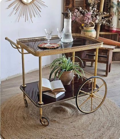 Ancienne desserte servante / chariot bar métal doré sur roulettes  vintage années 60