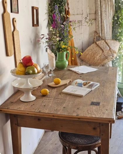 Ancienne table de ferme plateau chêne pied fuseau