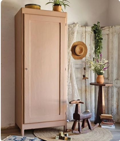 Ancienne armoire parisienne penderie et 2 étagères /vestiaire vieux rose