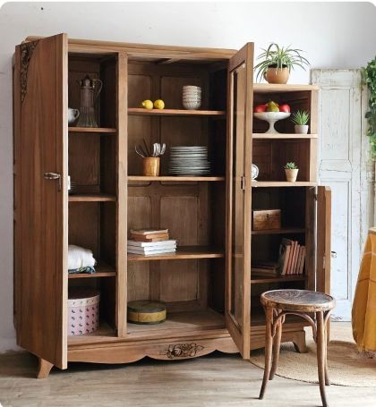 Ancien grand meuble vitrine asymétrique chêne et noyer massif armoire vitrée