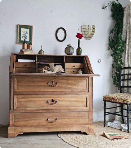 Ancienne grande commode scriban, secrétaire dos d'âne XIXe en noyer