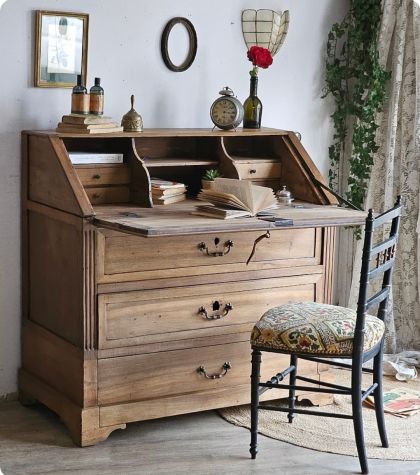 Ancienne grande commode scriban, secrétaire dos d'âne XIXe en noyer