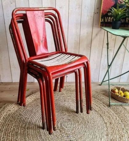 Anciennes chaises métal Tolix T4 années 50 rouges et blanches