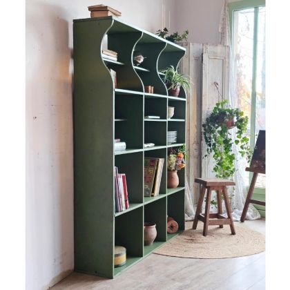 Ancien grand meuble d'atelier, meuble de métier à casiers bibliothèque