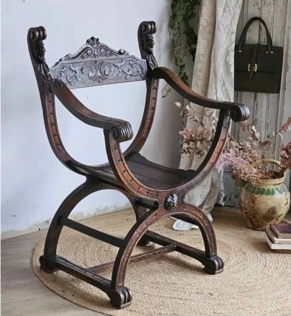 Ancien fauteuil dagobert Massif fin 19e en bois sculpté