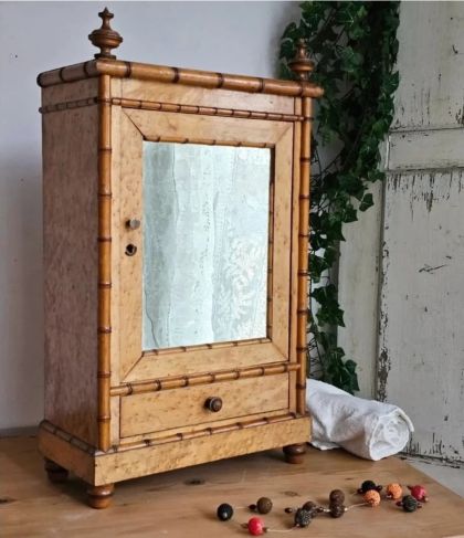 Ancienne armoire de poupée 20e Style Napoléon III faux bambou armoire à pharmacie