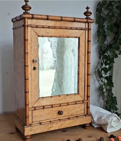 Ancienne armoire de poupée 20e Style Napoléon III faux bambou armoire à pharmacie