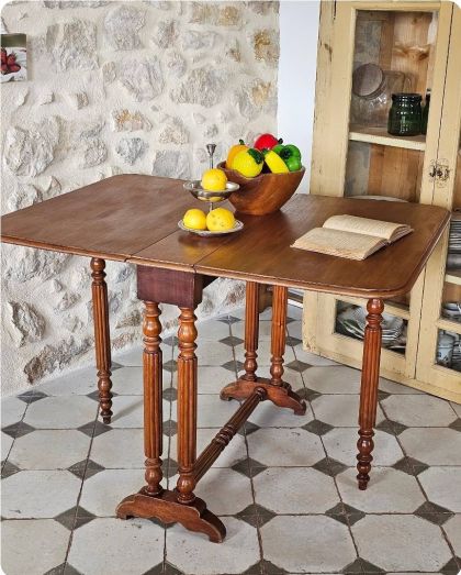 Ancienne table Gateleg fin XIXe / début XXe