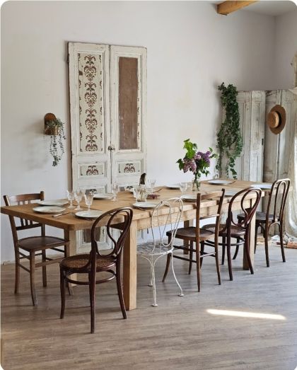 Grande table de ferme à rallonges en frêne  modulable