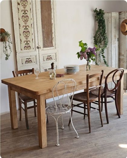 Grande table de ferme à rallonges en frêne  modulable