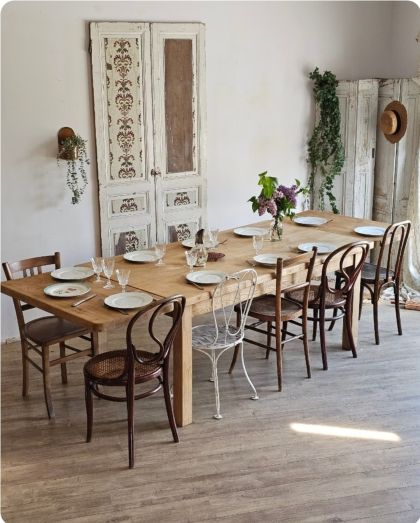 Grande table de ferme à rallonges en frêne  modulable