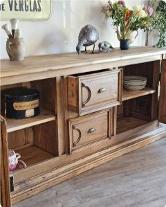 Ancien grand buffet massif début XXe.