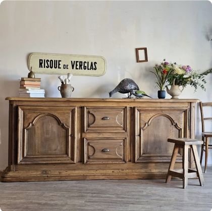 Ancien grand buffet massif début XXe.