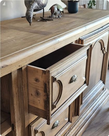 Ancien grand buffet massif début XXe