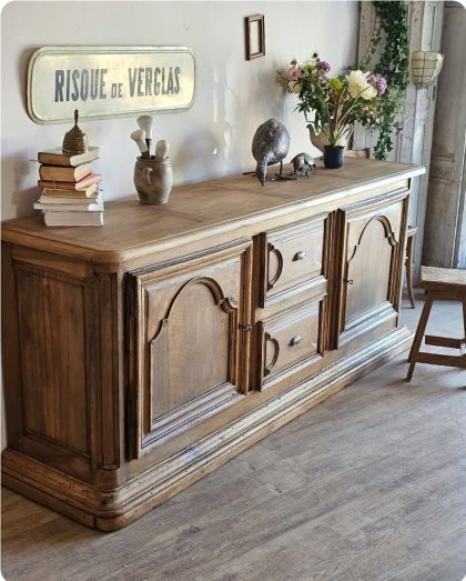 Ancien grand buffet massif début XXe
