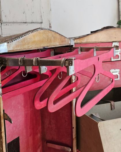Malle cabine années 30 complète penderie tiroirs clé d'origine