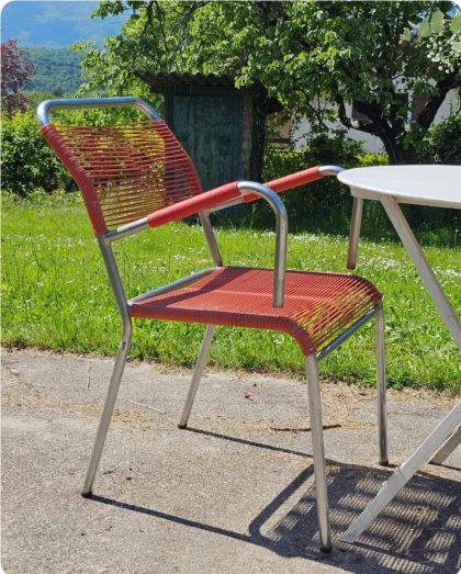 Chaises vintage suisses scoubidou structure métal chromé