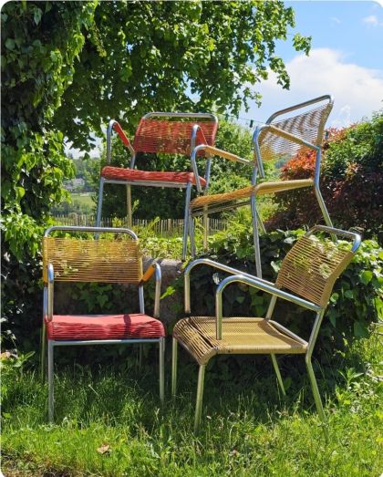 Chaises vintage suisses scoubidou structure métal chromé