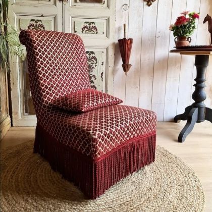 Paire de chauffeuses anciennes de styles Napoléon III fin 19e