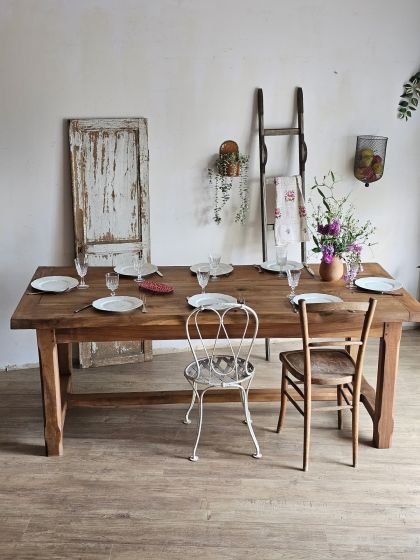 Grande table de ferme en noyer superbe veinage avec tiroir