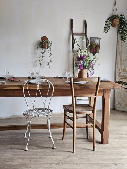 Grande table de ferme en noyer superbe veinage avec tiroir