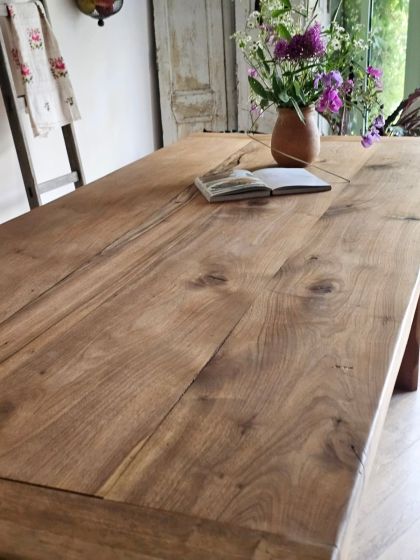 Grande table de ferme en noyer superbe veinage avec tiroir