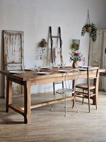 Grande table de ferme en noyer superbe veinage avec tiroir