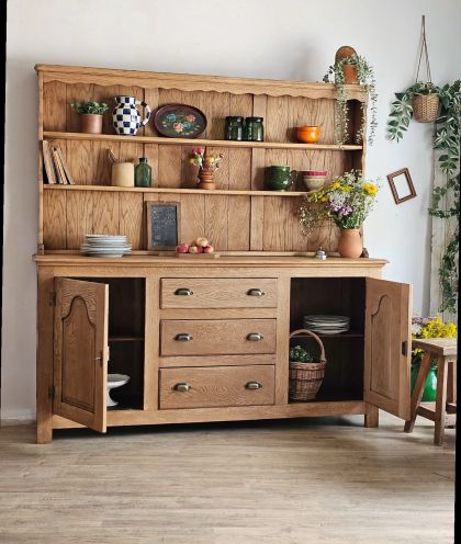 Grand buffet vaisselier en chêne 3 tiroirs 2 portes et grande étagère