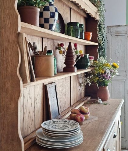 Grand buffet vaisselier en chêne 3 tiroirs 2 portes et grande étagère