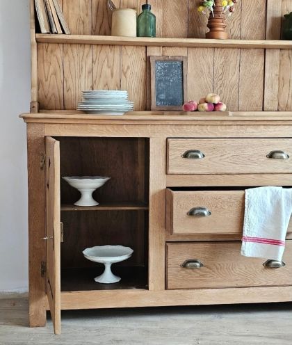 Grand buffet vaisselier en chêne 3 tiroirs 2 portes et grande étagère