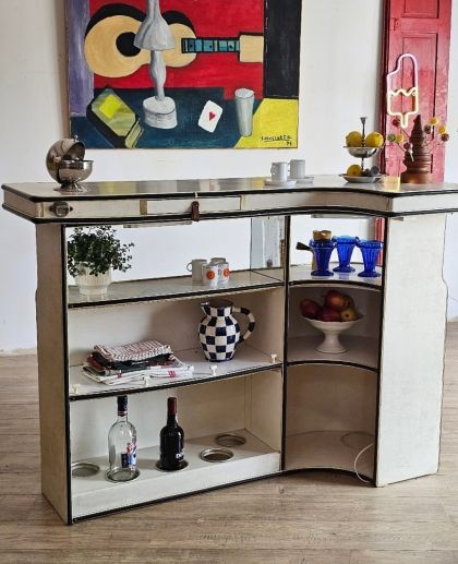 Superbe bar capitonné en Skaï typique des années 60