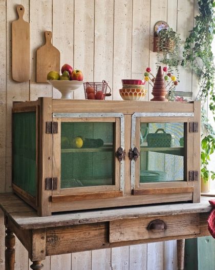 Ancien grand garde-manger début 20e chêne et sapin