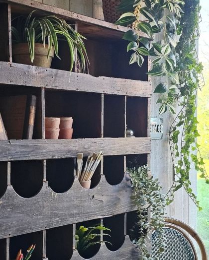 Ancienne étagère murale de métier début 20e