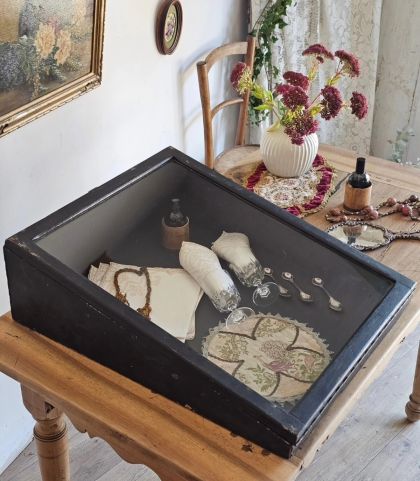 Ancienne vitrine de comptoir patine noire d'origine