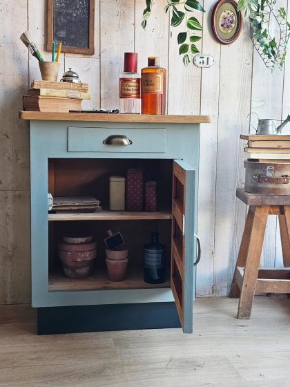 Ancien meuble d'atelier des années 50