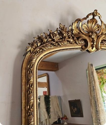 Très grand miroir doré à la feuille d'or, époque Napoléon III, fin XIXe siècle