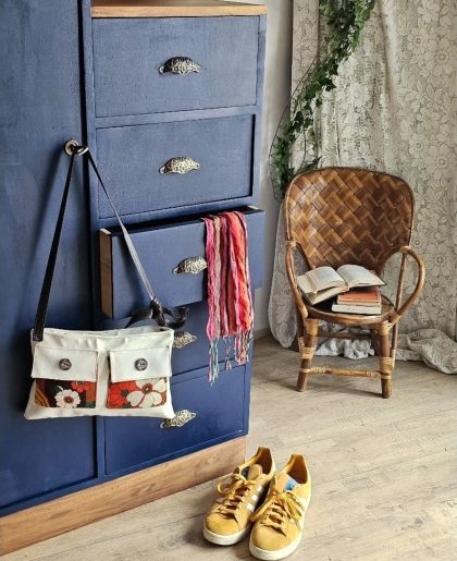 Ancien meuble vestiaire asymétrique, armoire penderie tiroirs