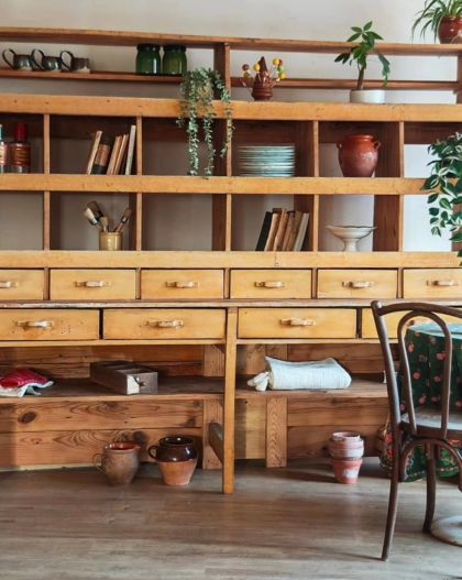 Ancien meuble de métier début 20e patine d'origine avec ,tiroirs, casiers, étagère