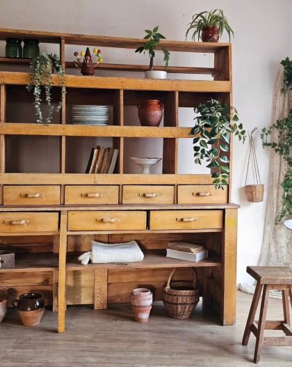 Ancien meuble de métier début 20e patine d'origine avec ,tiroirs, casiers, étagère