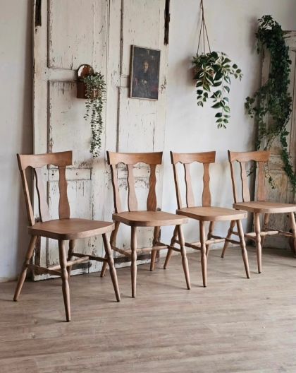 Suite de 4 chaises Baumann en bois massif style western années 70