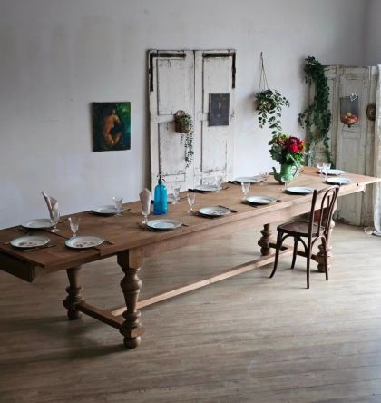 Monumental table en chêne massif 20e siècle 2 tiroirs rallonges