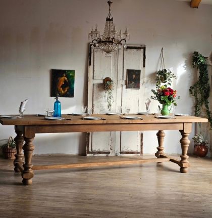 Monumental table en chêne massif 20e siècle 2 tiroirs rallonges