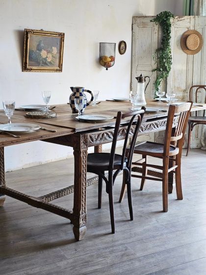 Ancienne grande table modulable en chêne massif sculpté fin 19e