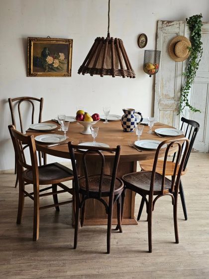 Grande table ronde massif en merisier pied central